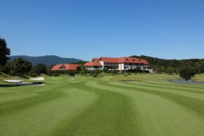 榊原温泉ゴルフ倶楽部