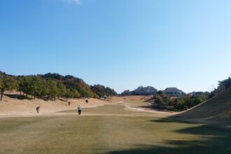 愛知ＣＣ　東山の街並みを見ながらラウンド