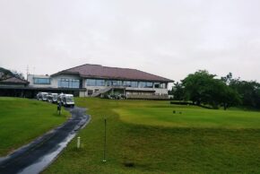 岐阜稲口ゴルフ倶楽部　雨の中のゴルフ・・