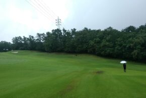 愛知カンツリー倶楽部　雨の日ゴルフ・・